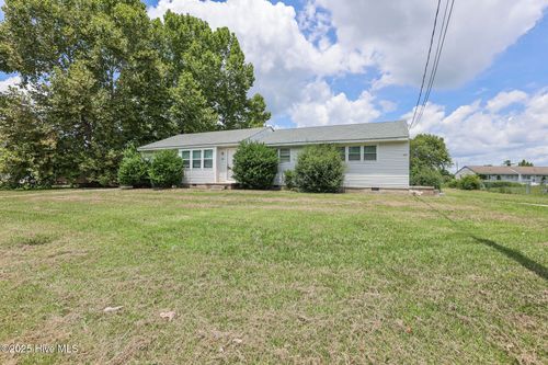 311-309-311 Starling St, Jacksonville, NC, 28540-6530 | Card Image