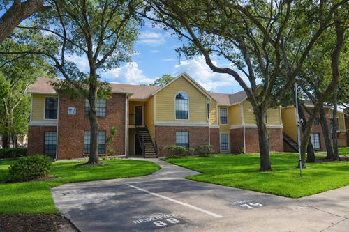 unit-202-8613 Mallard Reserve Dr, TAMPA, FL, 33614-2342 | Card Image