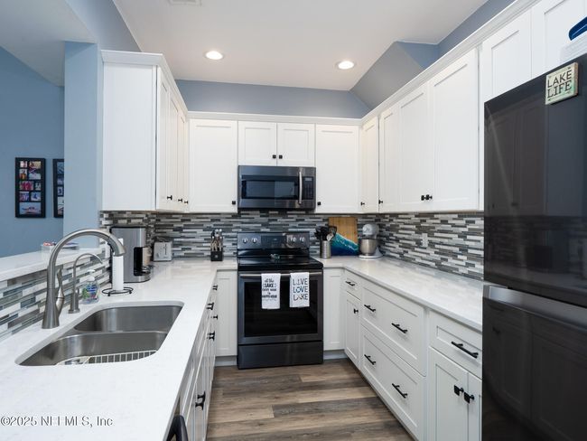 21126 Ne 101 St Avenue, Townhouse with 2 bedrooms, 3 bathrooms and null parking in MELROSE FL | Image 9