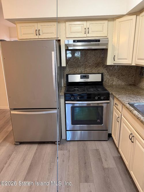 115 Twombly Ave, Staten Island, NY, 10306-3858 | Card Image