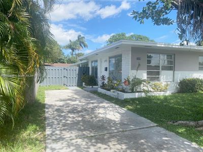 1005 Ne 2nd St, Home with 0 bedrooms, 0 bathrooms and 6 parking in Hallandale Beach FL | Image 3