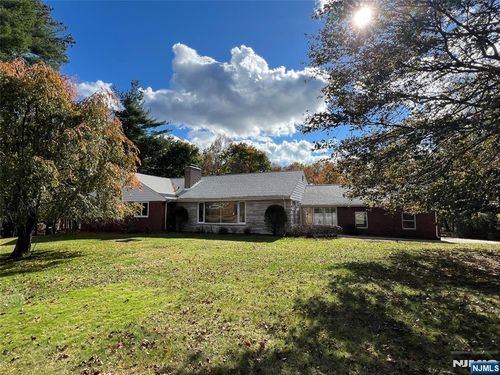 391 Forest Rd, Mahwah, NJ, 07430-3151 | Card Image