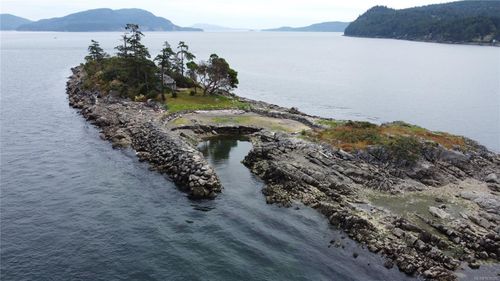 0 Fane Island, Pender Island, NL, A1A1A1 | Card Image