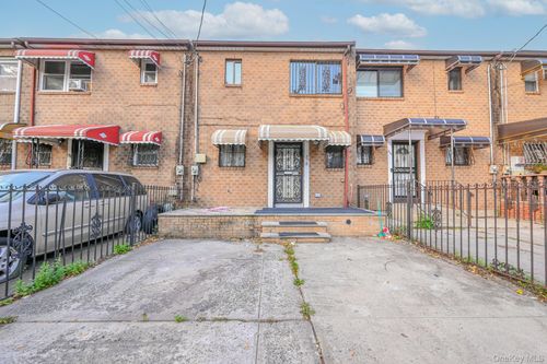 578 Junius St, Brooklyn, NY, 11212-7032 | Card Image