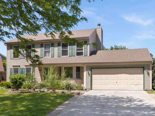 972 Westgate Dr, Aurora, IL, 60506-6921 | Card Image
