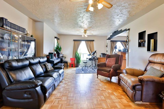 3.43 Acres, House other with 4 bedrooms, 3 bathrooms and null parking in Raymond AB | Image 16