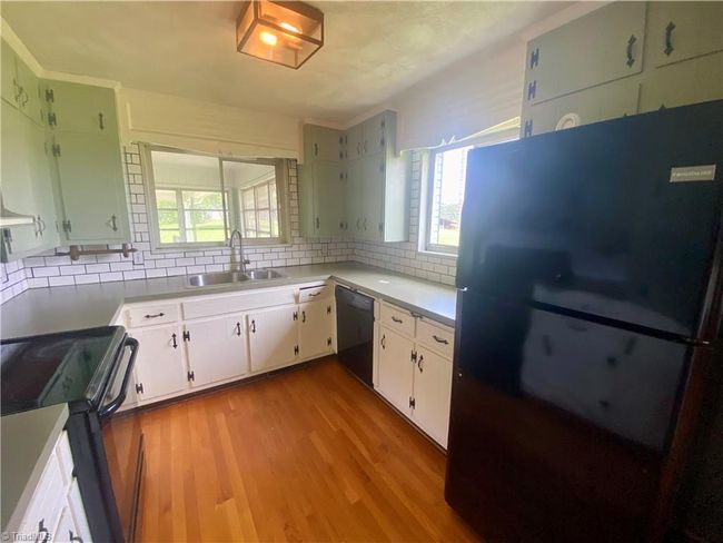 1024 Lone Hickory Rd, House other with 3 bedrooms, 3 bathrooms and null parking in Yadkinville NC | Image 16