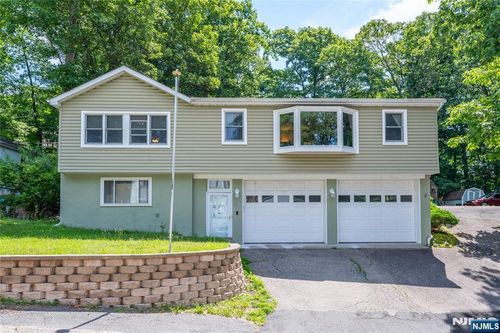 335 Elmira Trl, Hopatcong, NJ, 07843-1110 | Card Image