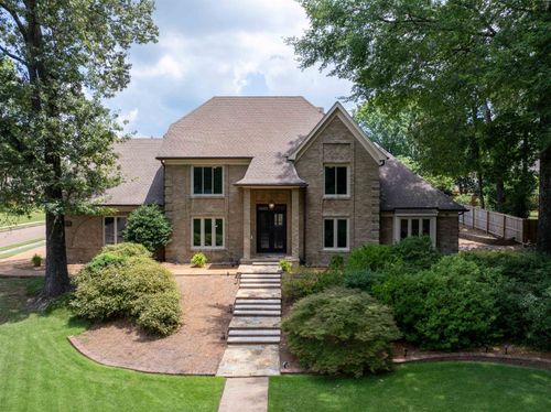 2576 Horsham Dr, Germantown, TN, 38139-6664 | Card Image