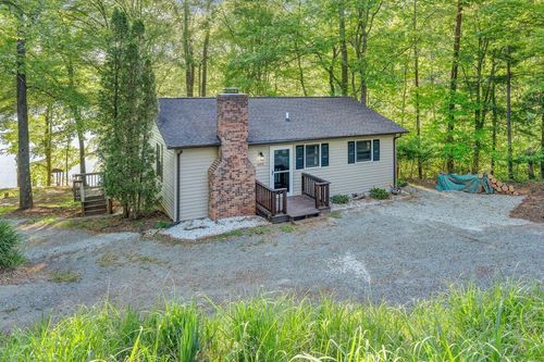 488 Sleepy Hollow Dr, Wirtz, VA, 24184-3586 | Card Image