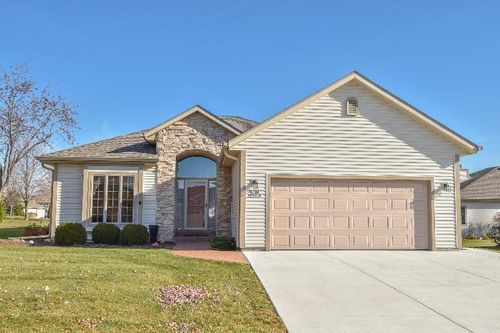 W204N16318 Jackson Drive, Jackson, WI, 53037 | Card Image