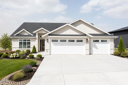 4002 Valley Dr, Bismarck, ND, 58503-1739 | Card Image