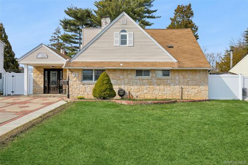 93 Hearth Ln, Westbury, NY, 11590-6551 | Card Image