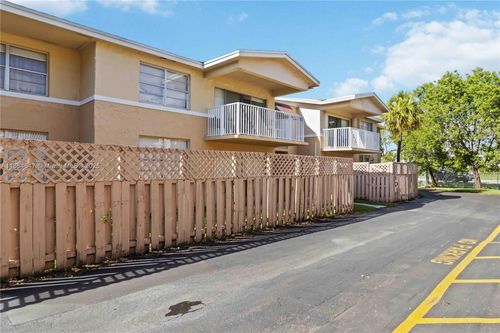 apt-1b-4140 Nw 79th Ave, Doral, FL, 33166-6538 | Card Image