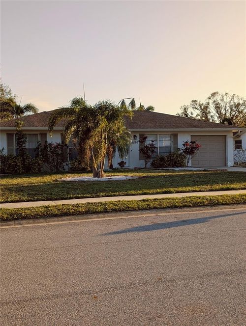 5876 Countrywood Dr, SARASOTA, FL, 34232-6004 | Card Image