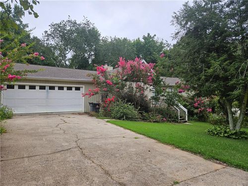 395 Monivea Ln, Roswell, GA, 30075-2812 | Card Image