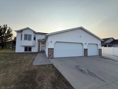 3635 Harrison St S, Fargo, ND, 58104-7546 | Card Image
