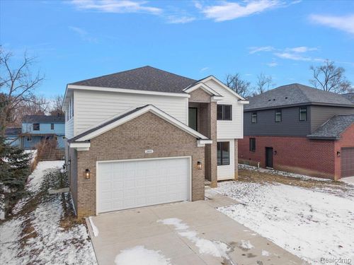 2911 Walsh Dr, Rochester Hills, MI, 48309-4328 | Card Image