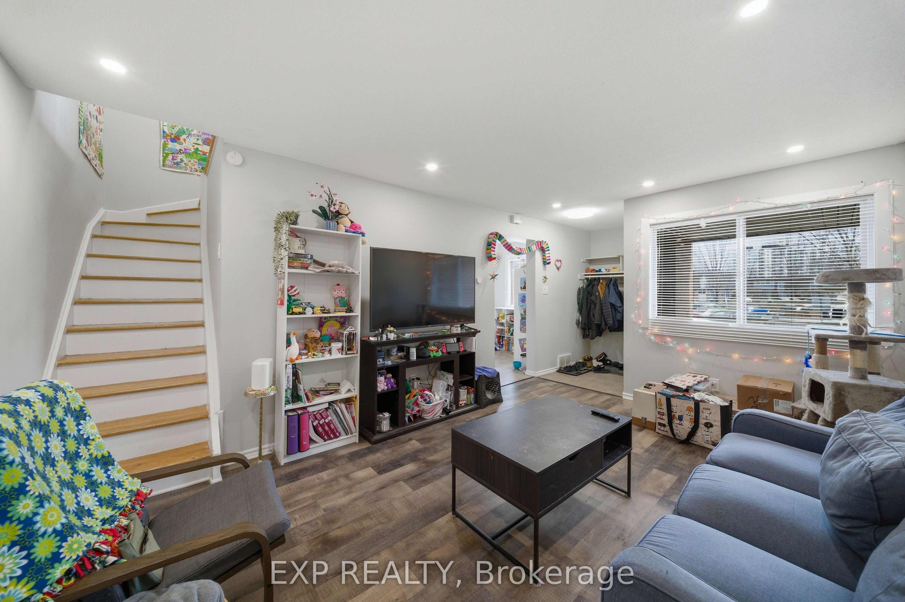 Residential in Hunt Club - South Keys and Area 4