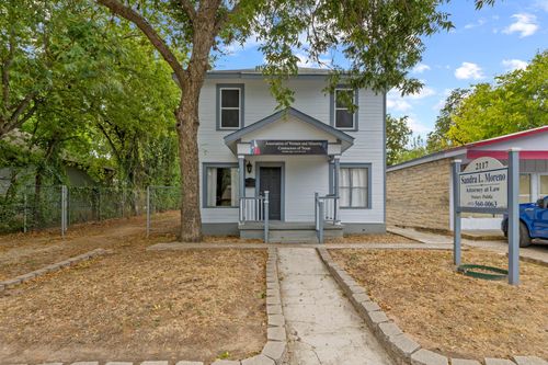 2117 E Cesar Chavez St, Austin, TX, 78702-4513 | Card Image