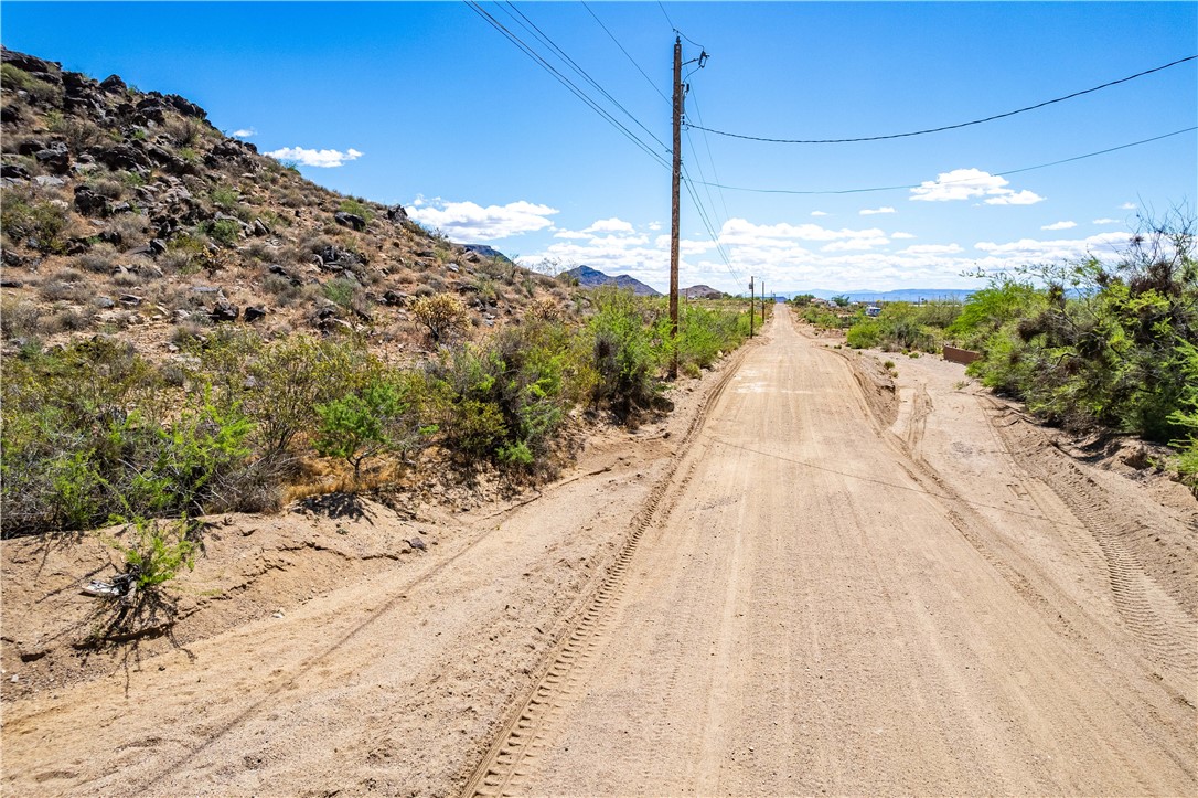 Land in Golden Valley 4