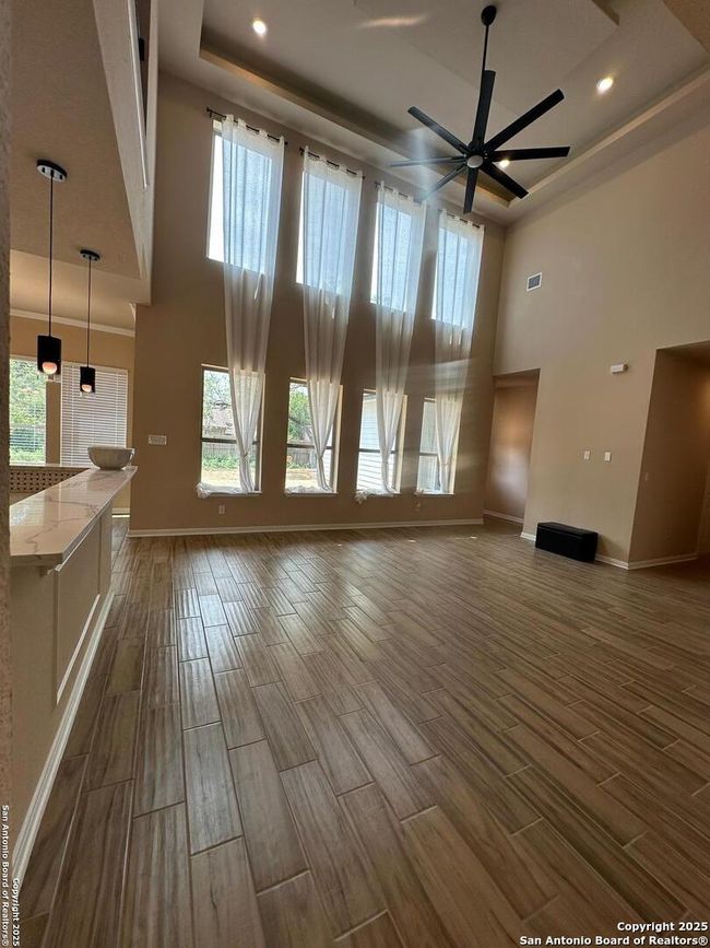 8420 Bluffside Blvd, House other with 4 bedrooms, 3 bathrooms and null parking in Selma TX | Image 9