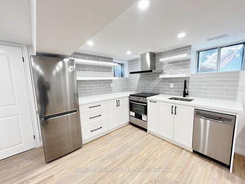 lower-3 Roblocke Ave, Toronto, ON, M6G3R6 | Card Image