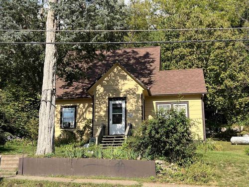 182 Main St, Ferryville, WI, 54628-8177 | Card Image