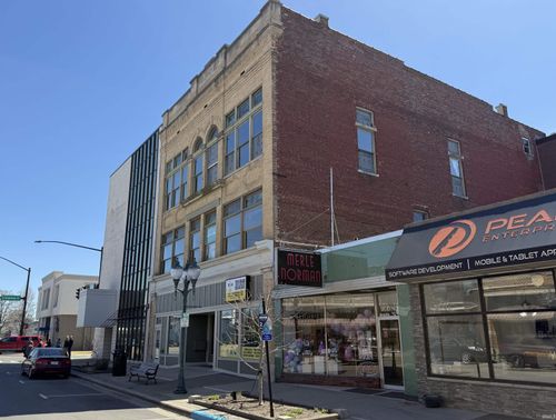 204-120 E Center St, Warsaw, IN, 46580-2862 | Card Image