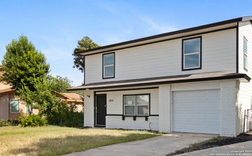 7810 Hobble St, San Antonio, TX, 78227-2647 | Card Image