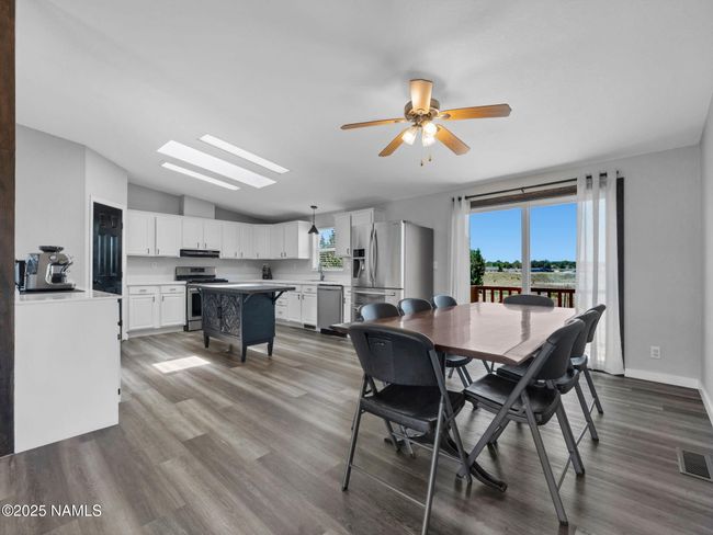 13070 Townsend Winona Rd, House other with 3 bedrooms, 2 bathrooms and null parking in Flagstaff AZ | Image 13