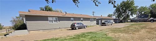 905 G Ave, Circle, MT, 59215-7536 | Card Image
