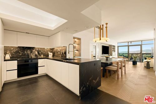 1011-13700 Marina Pointe Dr, Marina del Rey, CA, 90292-9297 | Card Image