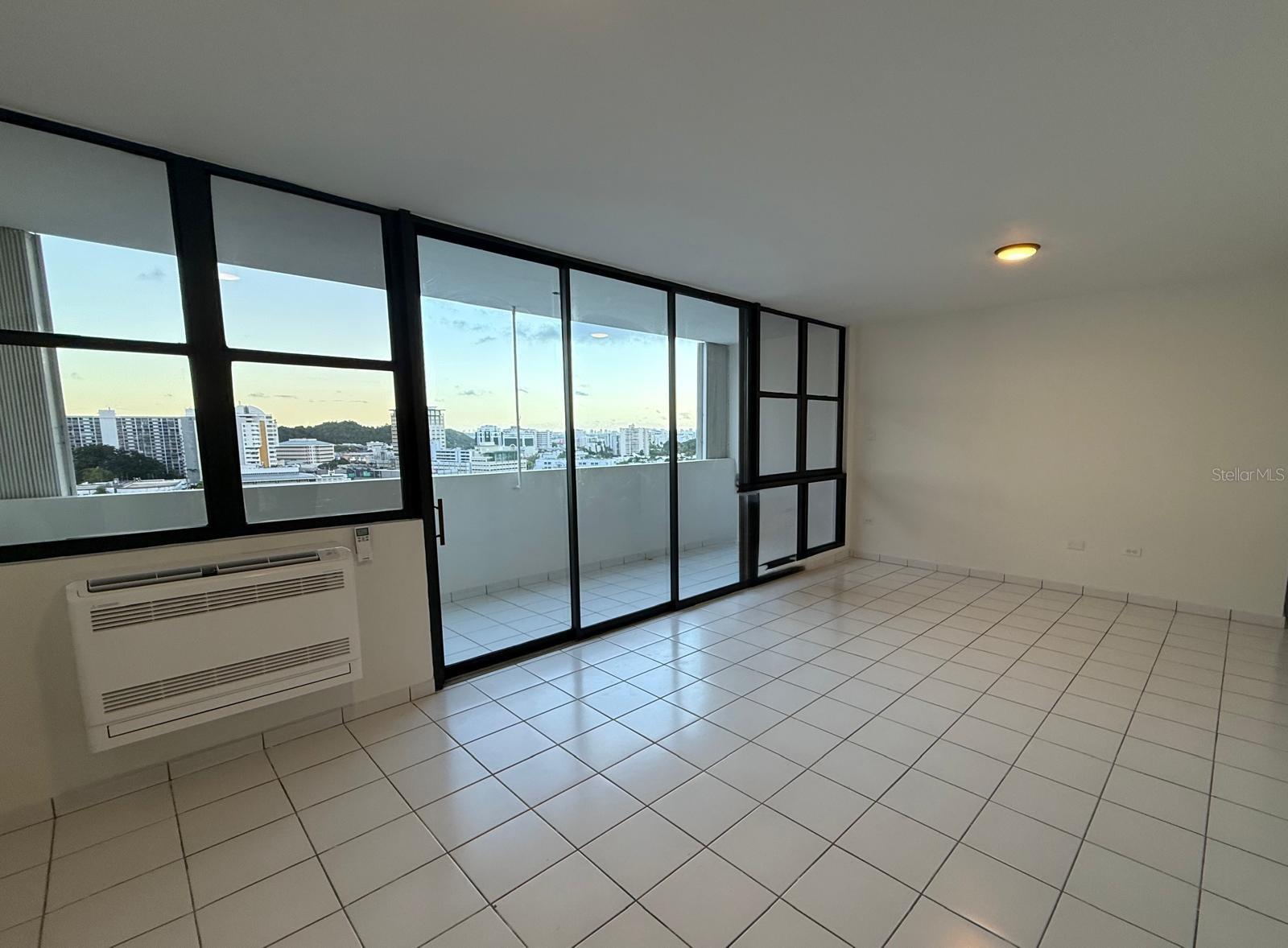Residential Lease en alquiler en GUAYNABO, 3 MANSIONES DE GARDEN HILLS, 1080 m²
