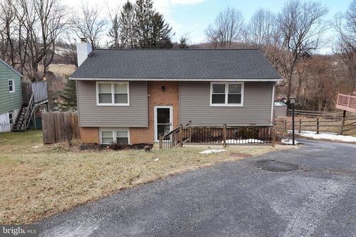 30 Lindy Ln, BOYERTOWN, PA, 19512-8669 | Card Image