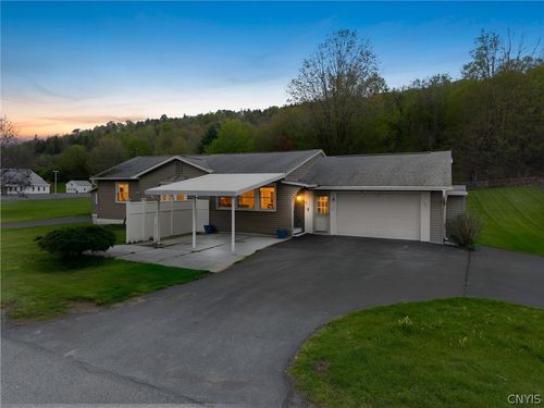 92 Cedar St, Morrisville, NY, 13408-2606 | Card Image