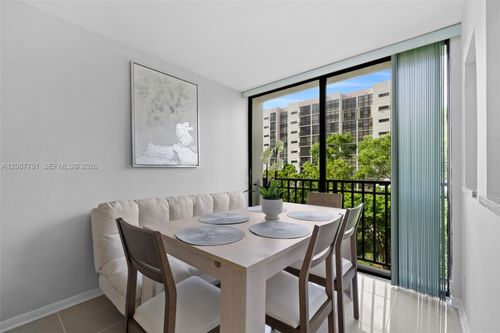 425-17021 N Bay Rd, Sunny Isles Beach, FL, 33160-3684 | Card Image
