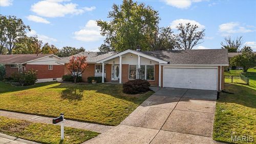 2838 Flintwood Dr, Saint Louis, MO, 63129-2530 | Card Image