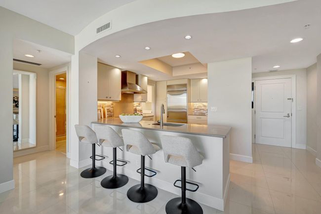 APT-908 - 1 N Ocean Blvd, Condo with 3 bedrooms, 2 bathrooms and null parking in Pompano Beach FL | Image 14
