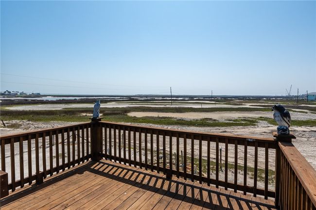 326 E 10 Th St, House other with 1 bedrooms, 2 bathrooms and null parking in Rockport TX | Image 6