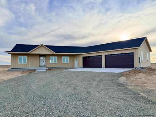 3639 Sky Train Dr, Cheyenne, WY, 82009-8125 | Card Image