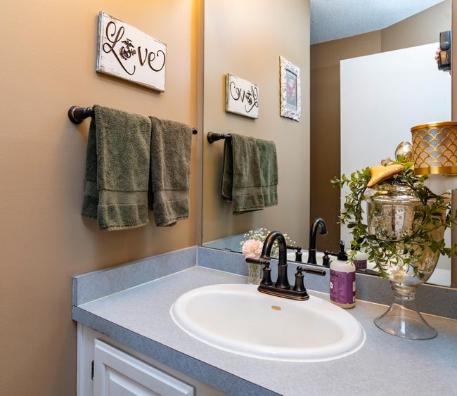Main level half bath.jpg | Image 18