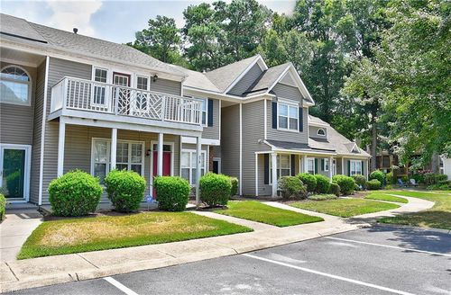 676 Windbrook Cir, Newport News, VA, 23602-8845 | Card Image