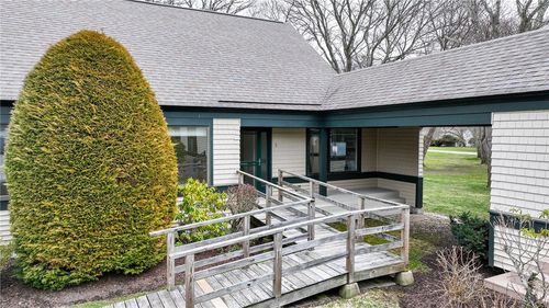 5 Brandywine Ln, Narragansett, RI, 02882-4214 | Card Image