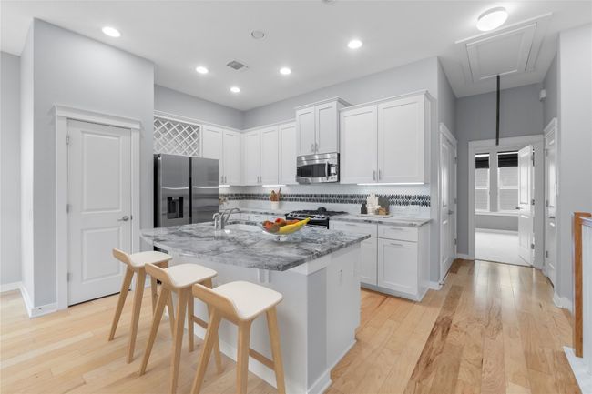 UNIT-16 - 3900 Threadgill St, House other with 2 bedrooms, 3 bathrooms and null parking in Austin TX | Image 4