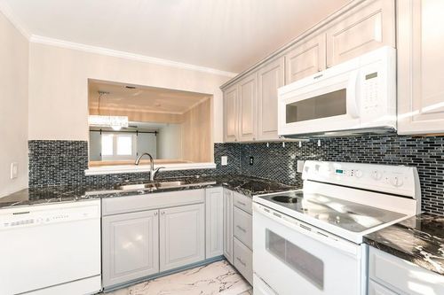 122-2505 W Broad St, Athens, GA, 30606-3483 | Card Image