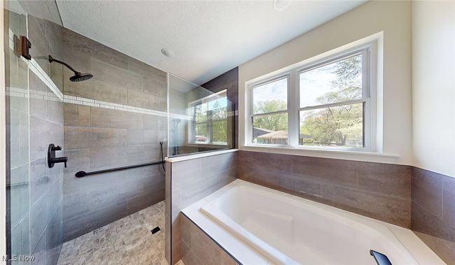 13430 Schreiber Rd, House other with 3 bedrooms, 3 bathrooms and null parking in Valley View OH | Image 11