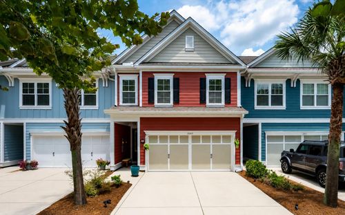 2065 Kings Gate Ln, Mount Pleasant, SC, 29466-8162 | Card Image