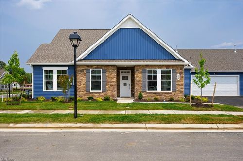 40-4-211 Oxford Avenue, Smithfield, VA, 23430 | Card Image