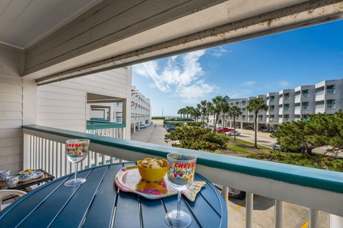 136-6102 Seawall Blvd, Galveston, TX, 77551-2031 | Card Image